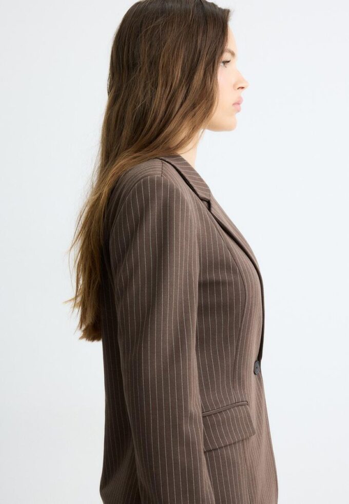 Blazer básico de malha às riscas Blazer básico de malha às riscas