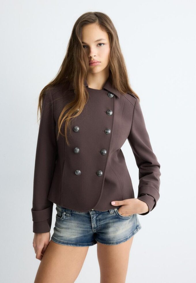 Blazer com botões gravados
