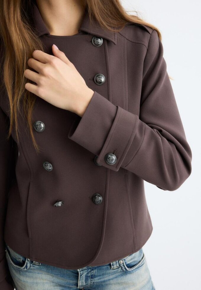 Blazer com botões gravados