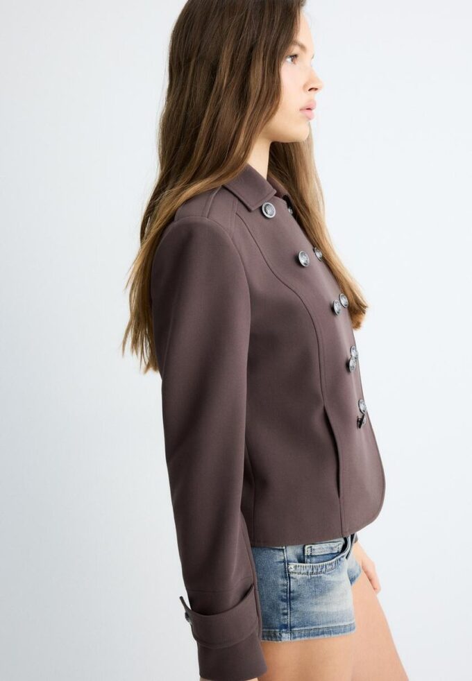 Blazer com botões gravados