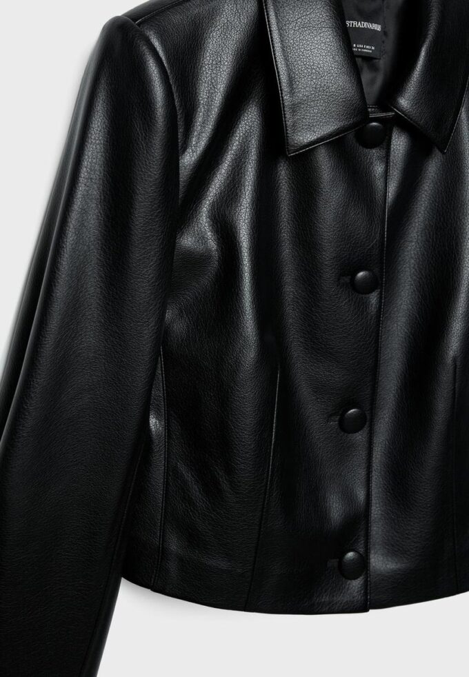 Blazer curto com efeito de pele Blazer curto com efeito de pele