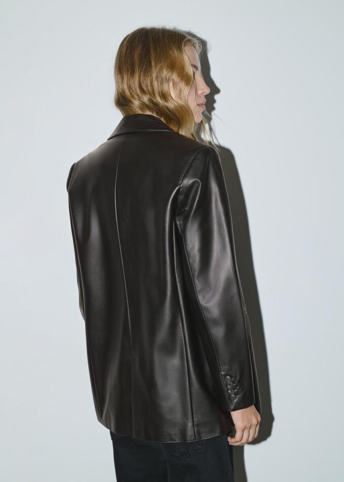 Blazer de corte regular com efeito de pele
