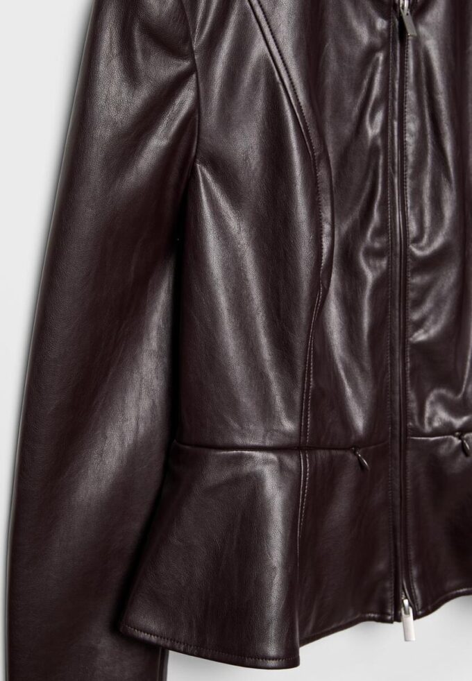 Blazer sem gola com efeito de pele e peplum