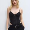 Body de renda com alças Body de renda com alças