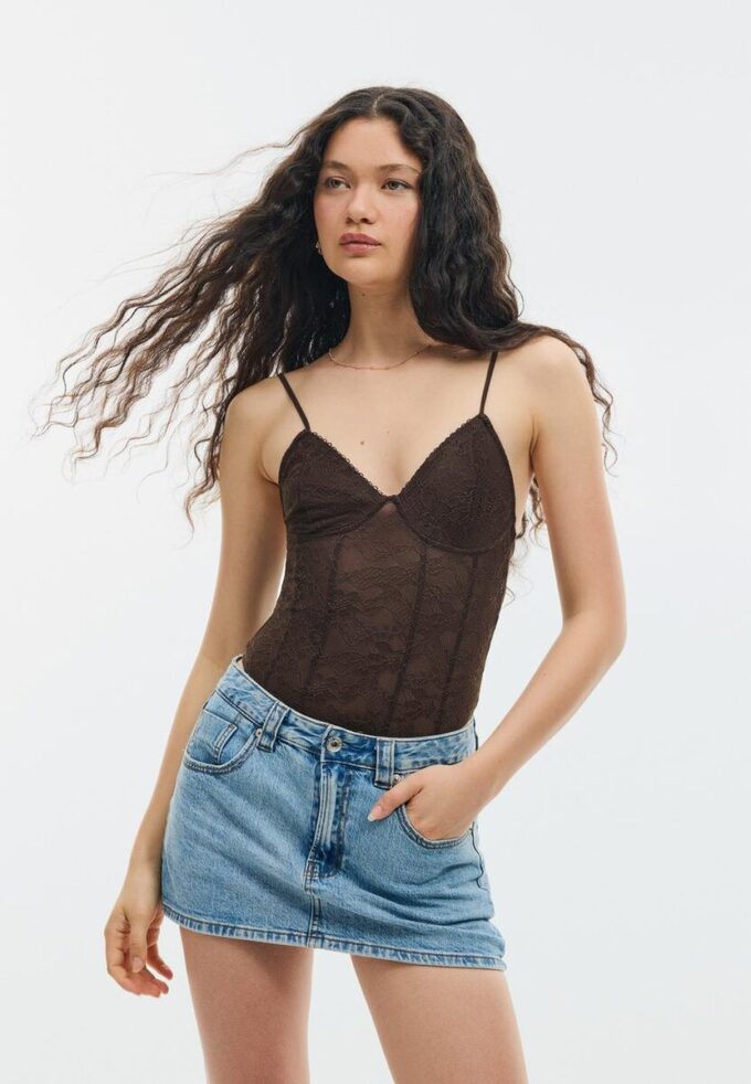 Body de renda com alças Body de renda com alças