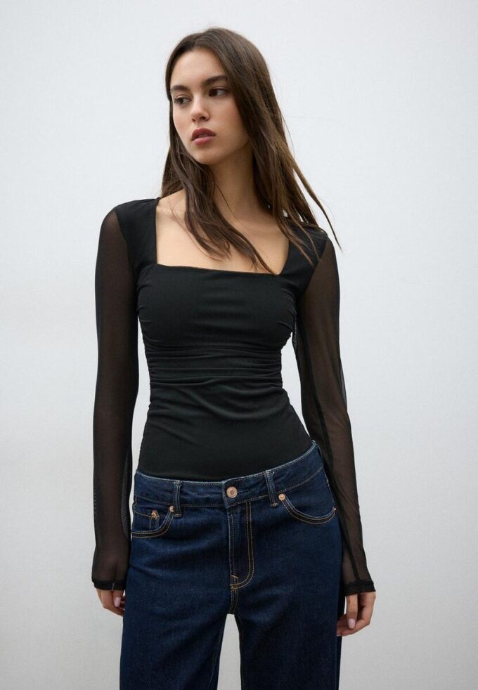 Body de tule com decote quadrado Body de tule com decote quadrado