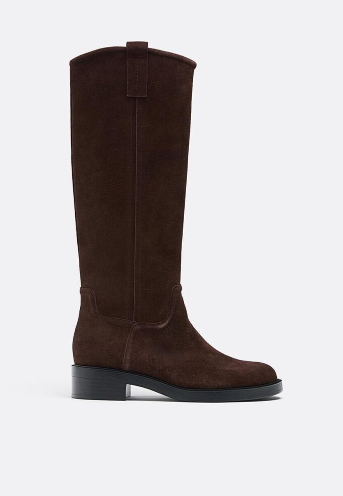 Bota de montaria plana em pele Bota de montaria plana em pele