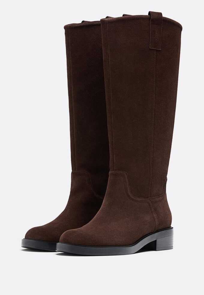 Bota de montaria plana em pele Bota de montaria plana em pele