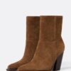 Botas de cano curto em pele estilo cowboy