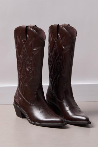Botas de cowboy com salto