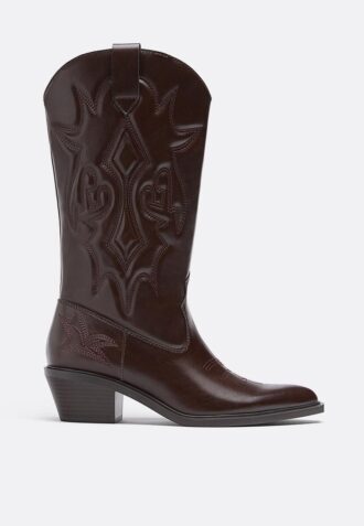 Botas de cowboy com salto