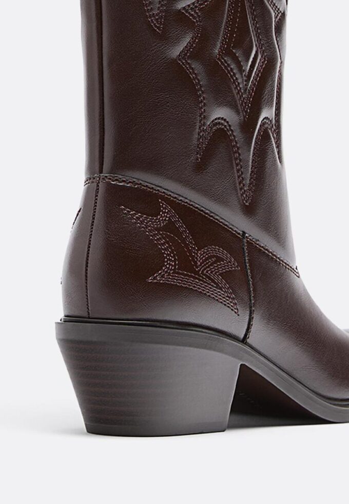 Botas de cowboy com salto Botas de cowboy com salto