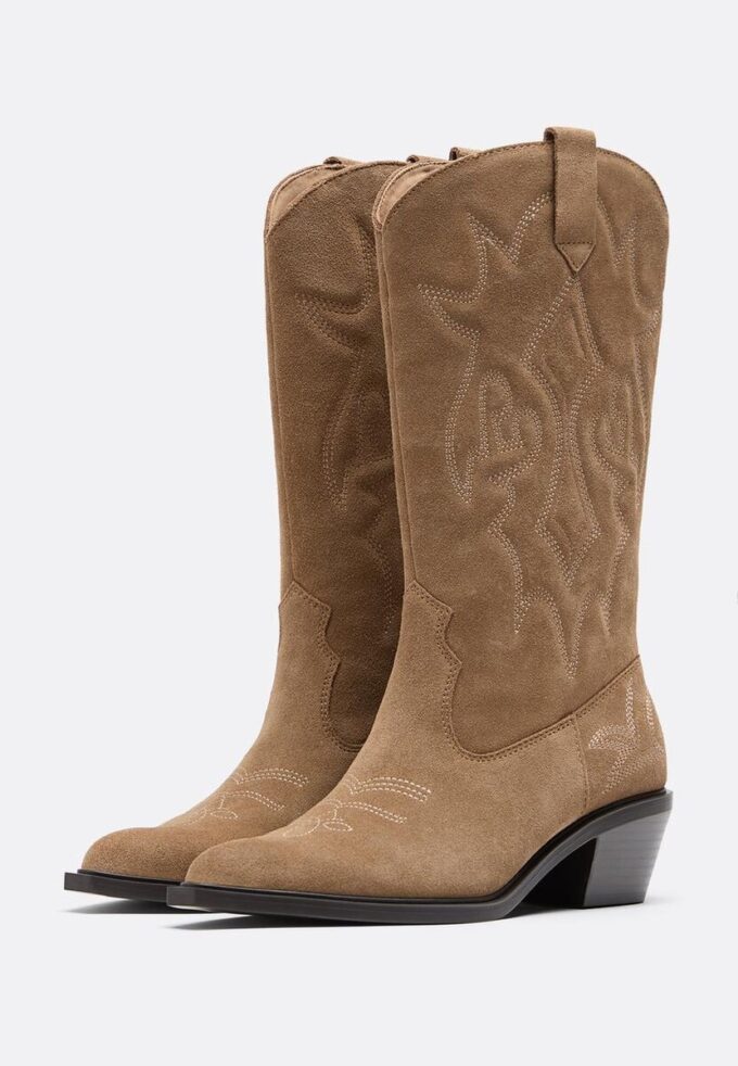 Botas de cowboy em pele dividida