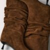 Botas de pele com salto baixo Botas de pele com salto baixo