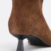 Botas de pele com salto baixo Botas de pele com salto baixo
