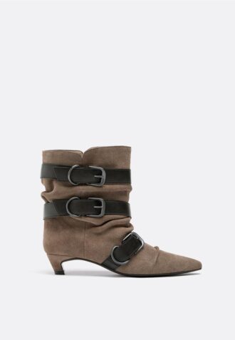 Botas de salto baixo em pele com cinto