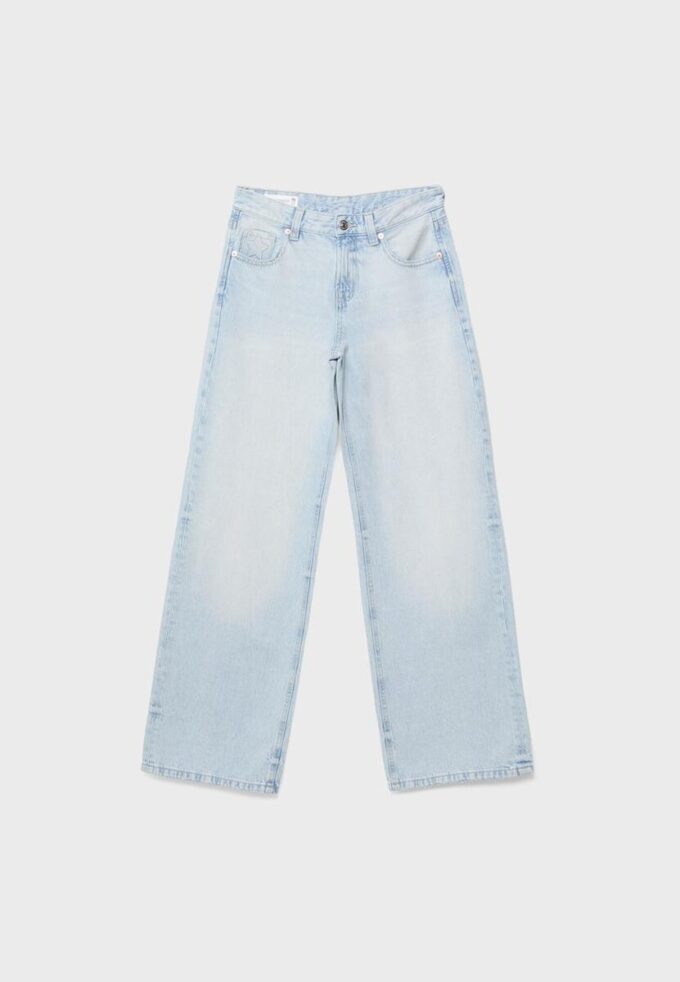Calças de ganga de cintura baixa e perna Wide Leg com detalhe de estrela Calças de ganga de cintura baixa e perna Wide Leg com detalhe de estrela