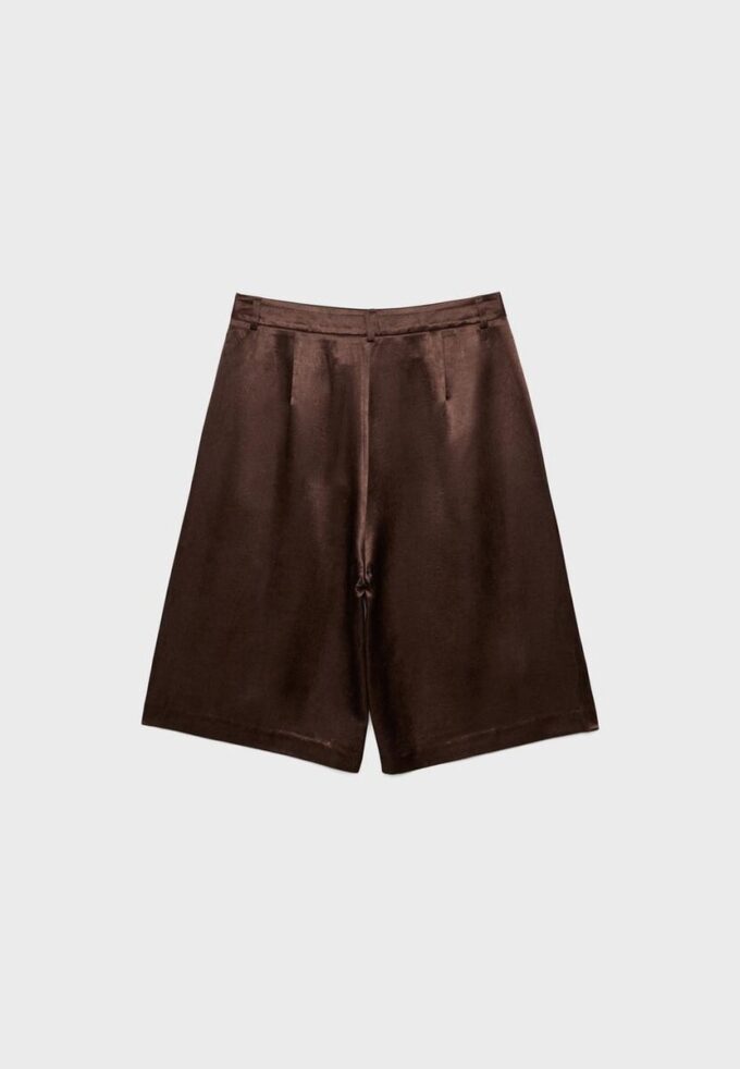 Calções de cetim com pinças Calções de cetim com pinças