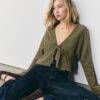 Camisa aberta com tachas Camisa aberta com tachas