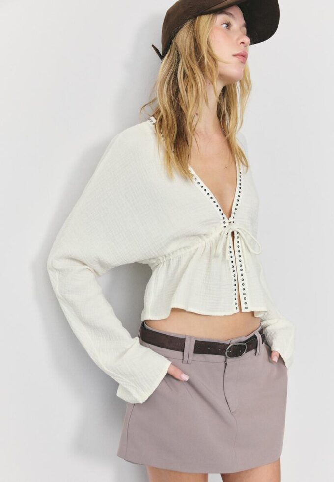 Camisa aberta com tachas Camisa aberta com tachas