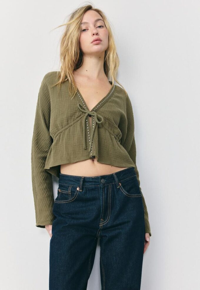 Camisa aberta com tachas Camisa aberta com tachas