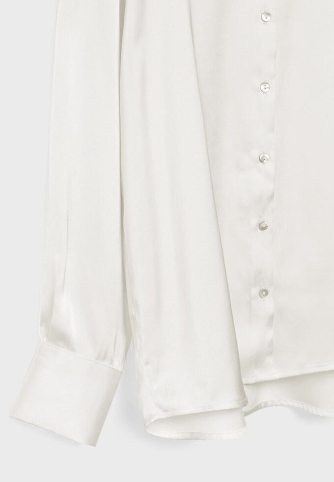 Camisa de cetim com gola Camisa de cetim com gola