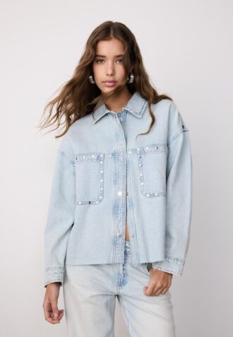 Camisa de ganga curta com tachas