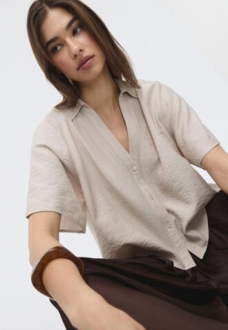 Camisa esvoaçante com botões