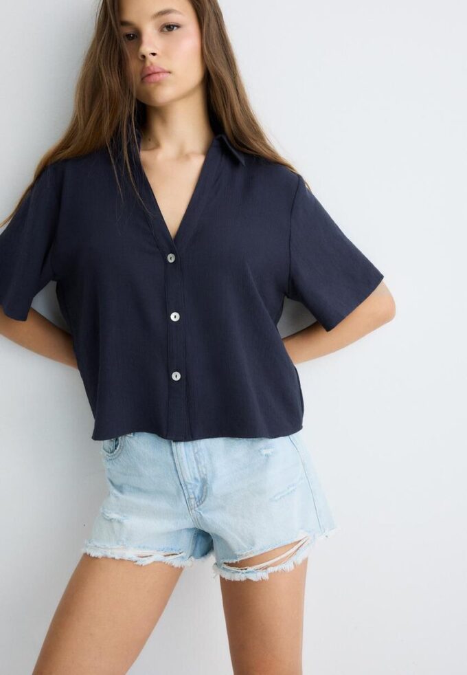 Camisa esvoaçante com botões