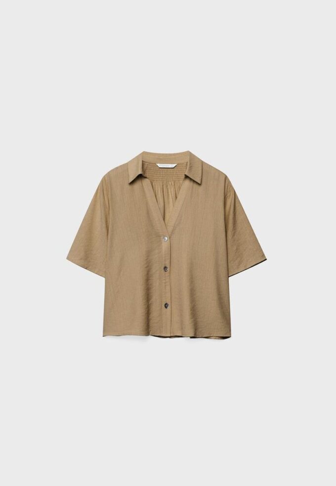 Camisa esvoaçante com botões