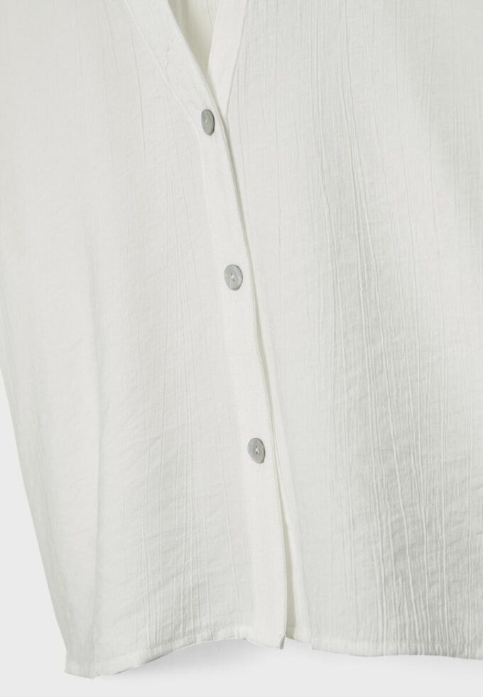 Camisa esvoaçante com botões