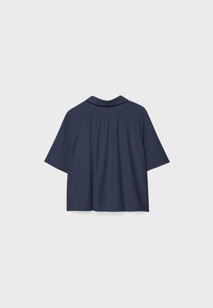 Camisa esvoaçante com botões