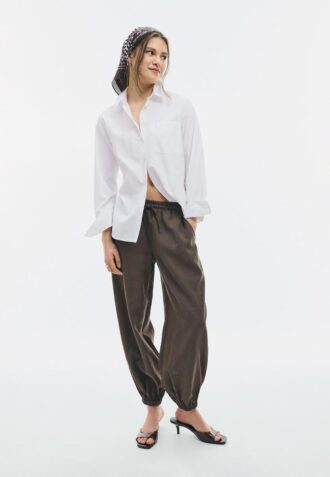 Camisas básicas de popeline com bolso