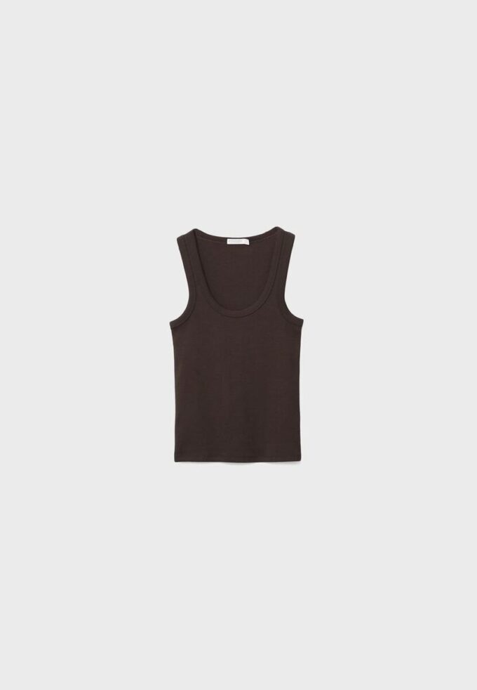 Camisas com costas em V e canelado