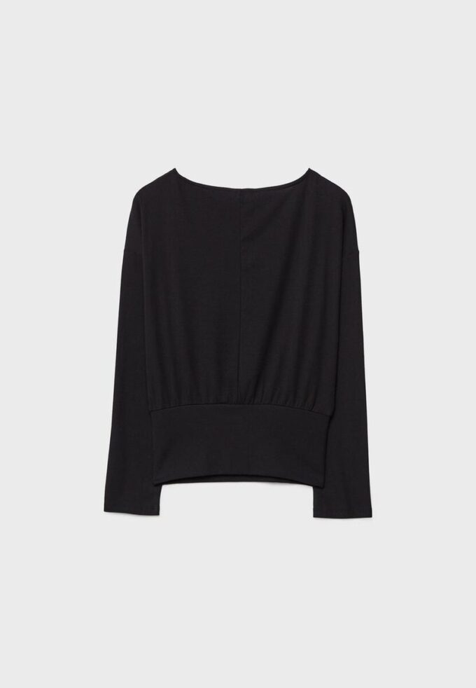 Camisas de manga comprida com decote em barco e bainha com faixa Camisas de manga comprida com decote em barco e bainha com faixa