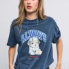 Camisas de manga curta com estampa e apliques Camisas de manga curta com estampa e apliques