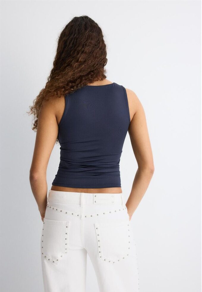 Camiseta de poliamida com alças largas Camiseta de poliamida com alças largas