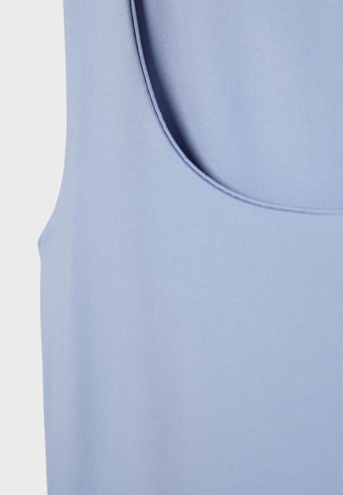 Camiseta de poliamida com alças largas Camiseta de poliamida com alças largas