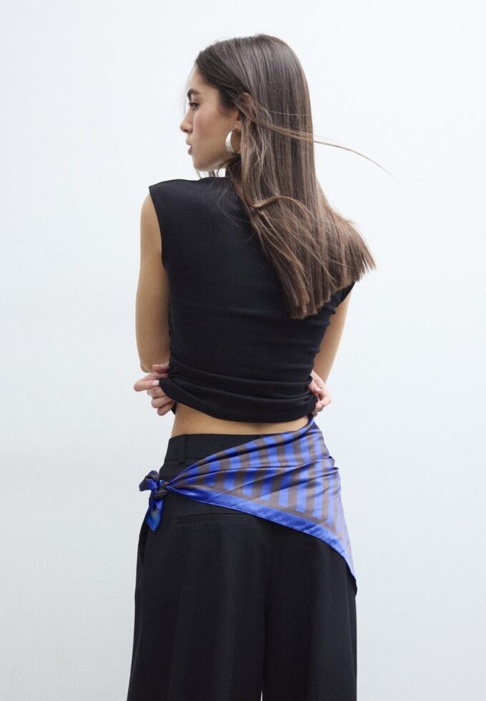 Camisola básica justa com franzido Camisola básica justa com franzido