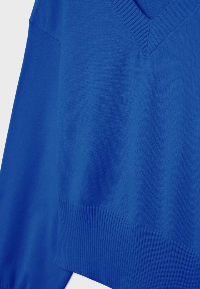 Camisola com decote em V e mangas em forma de asa de morcego