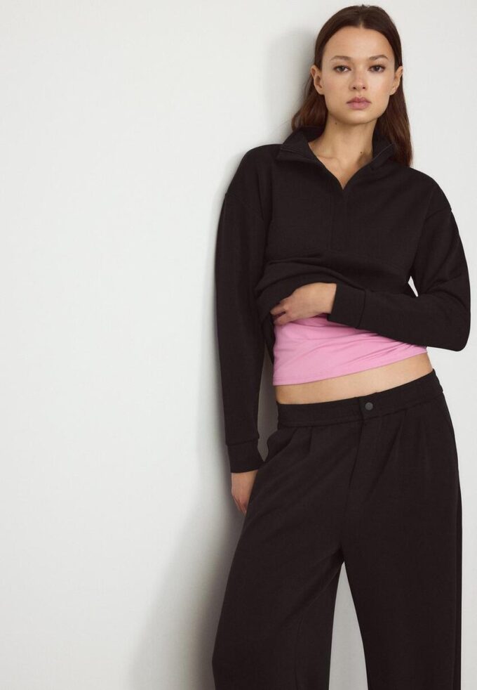 Camisola com fecho de correr e toque suave Camisola com fecho de correr e toque suave