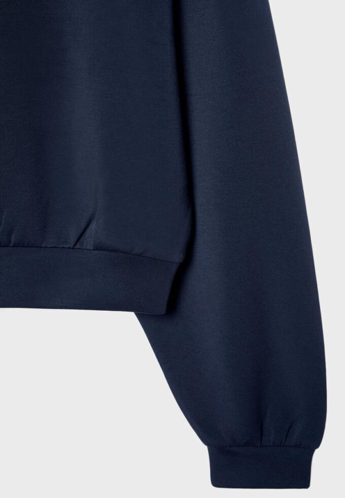 Camisola com mangas em forma de asa de morcego e Toque suave Camisola com mangas em forma de asa de morcego e Toque suave