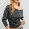Camisola com ombros descobertos e toque suave Camisola com ombros descobertos e toque suave