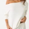 Camisola com ombros descobertos e toque suave Camisola com ombros descobertos e toque suave