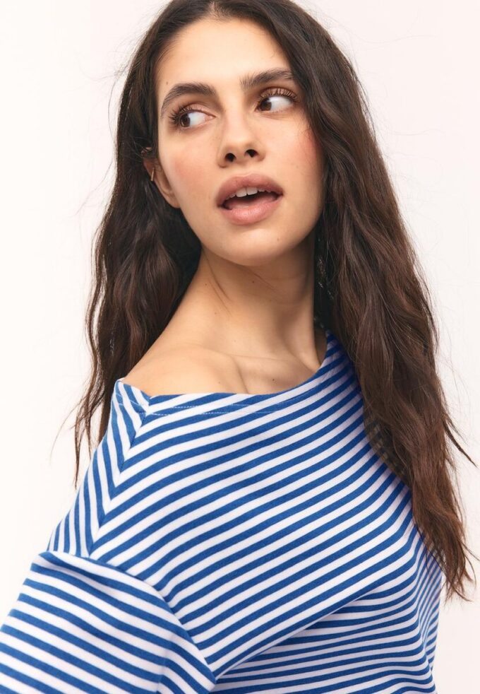 Camisola com ombros descobertos e toque suave Camisola com ombros descobertos e toque suave
