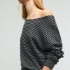 Camisola com ombros descobertos e toque suave Camisola com ombros descobertos e toque suave