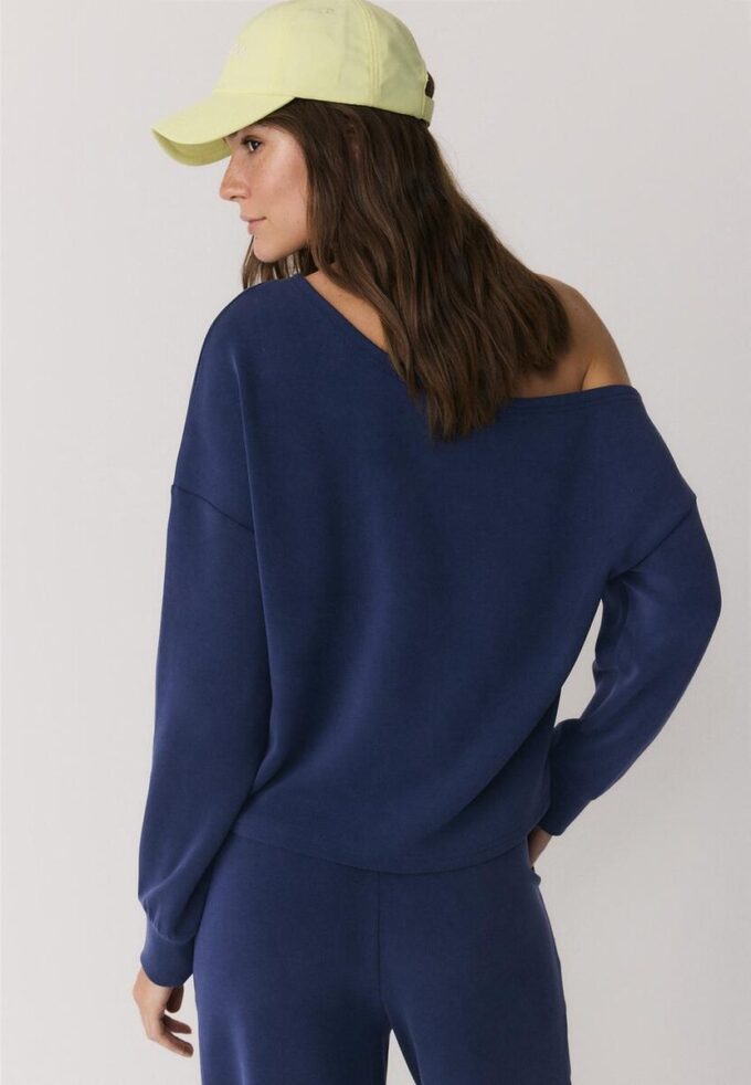 Camisola com ombros descobertos e toque suave Camisola com ombros descobertos e toque suave