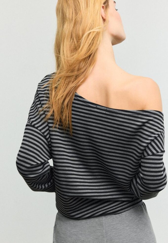 Camisola com ombros descobertos e toque suave Camisola com ombros descobertos e toque suave