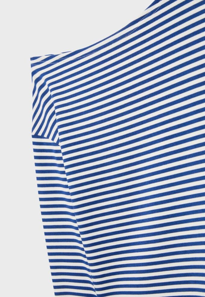 Camisola com ombros descobertos e toque suave Camisola com ombros descobertos e toque suave