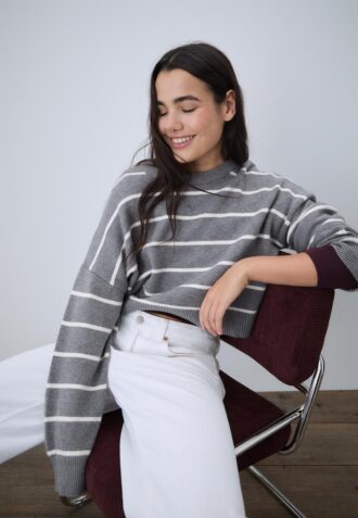 Camisola curta de malha às riscas